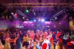 karnevals-club-kitzen-zeitreise-2025-250